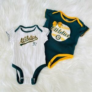 Oakland A’s / Athletics Set of 2 Baby Onesies Creepers Bodysuits Merch Size 12M
